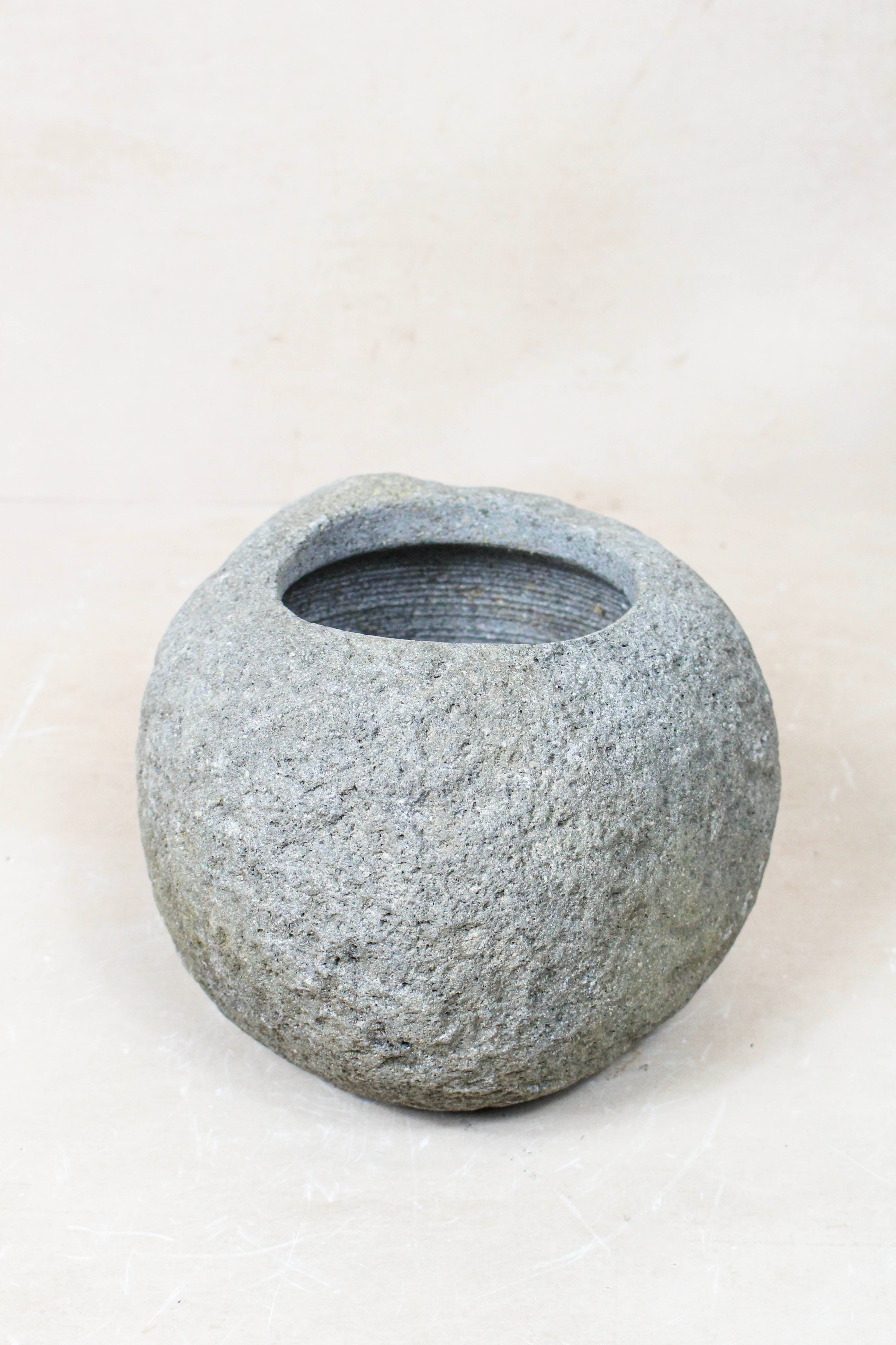 River Stone Planter Pot 22.6