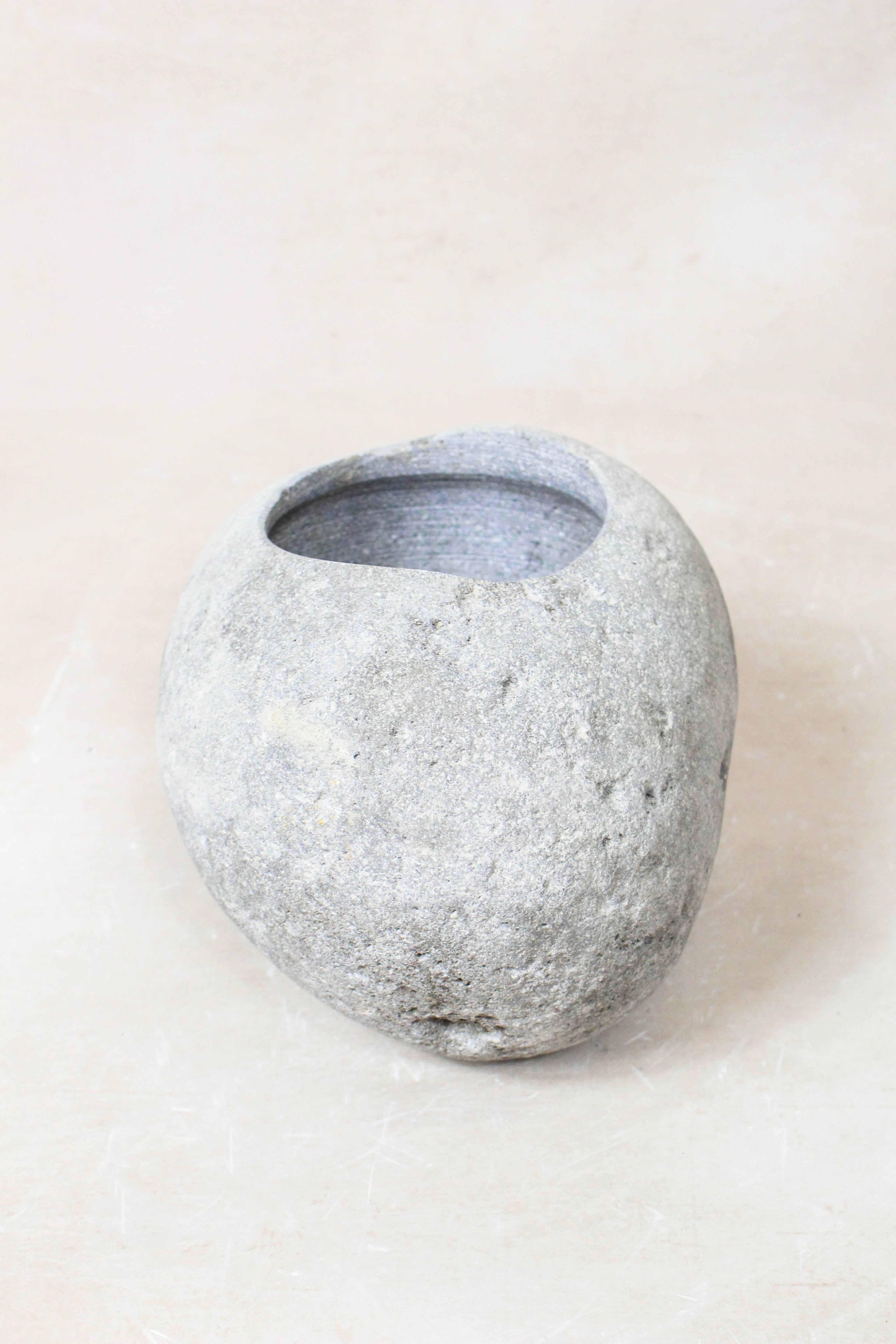 River Stone Planter Pot 22.16
