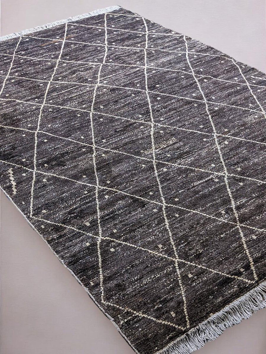 Amara Hand Knotted Rug - 272 × 156 cm (8'11" x 5'1")