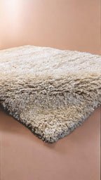 Axiom Shaggy Hand Knotted Rug - 275 x 196 cm