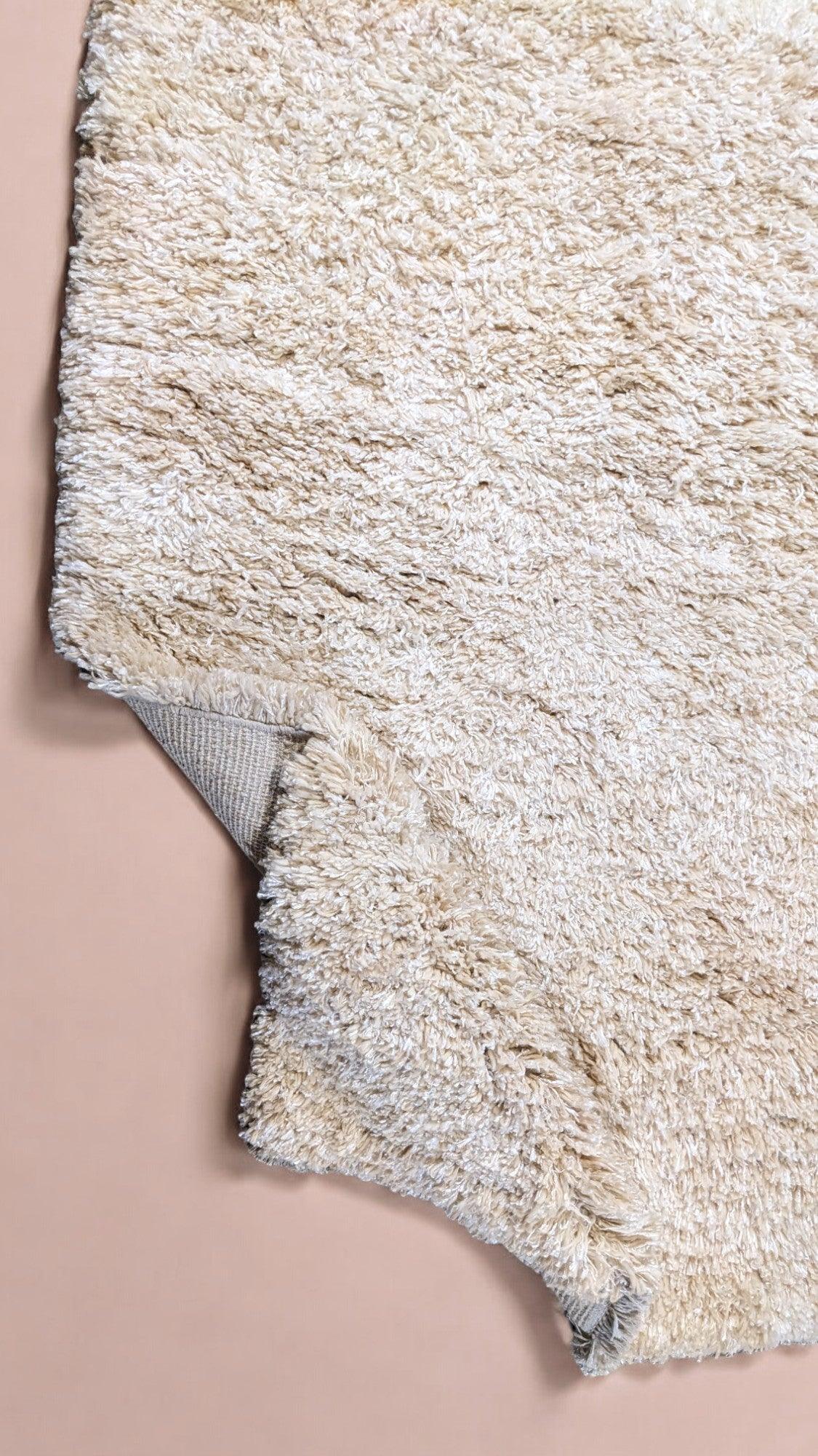 Axiom Shaggy Hand Knotted Rug - 275 x 196 cm