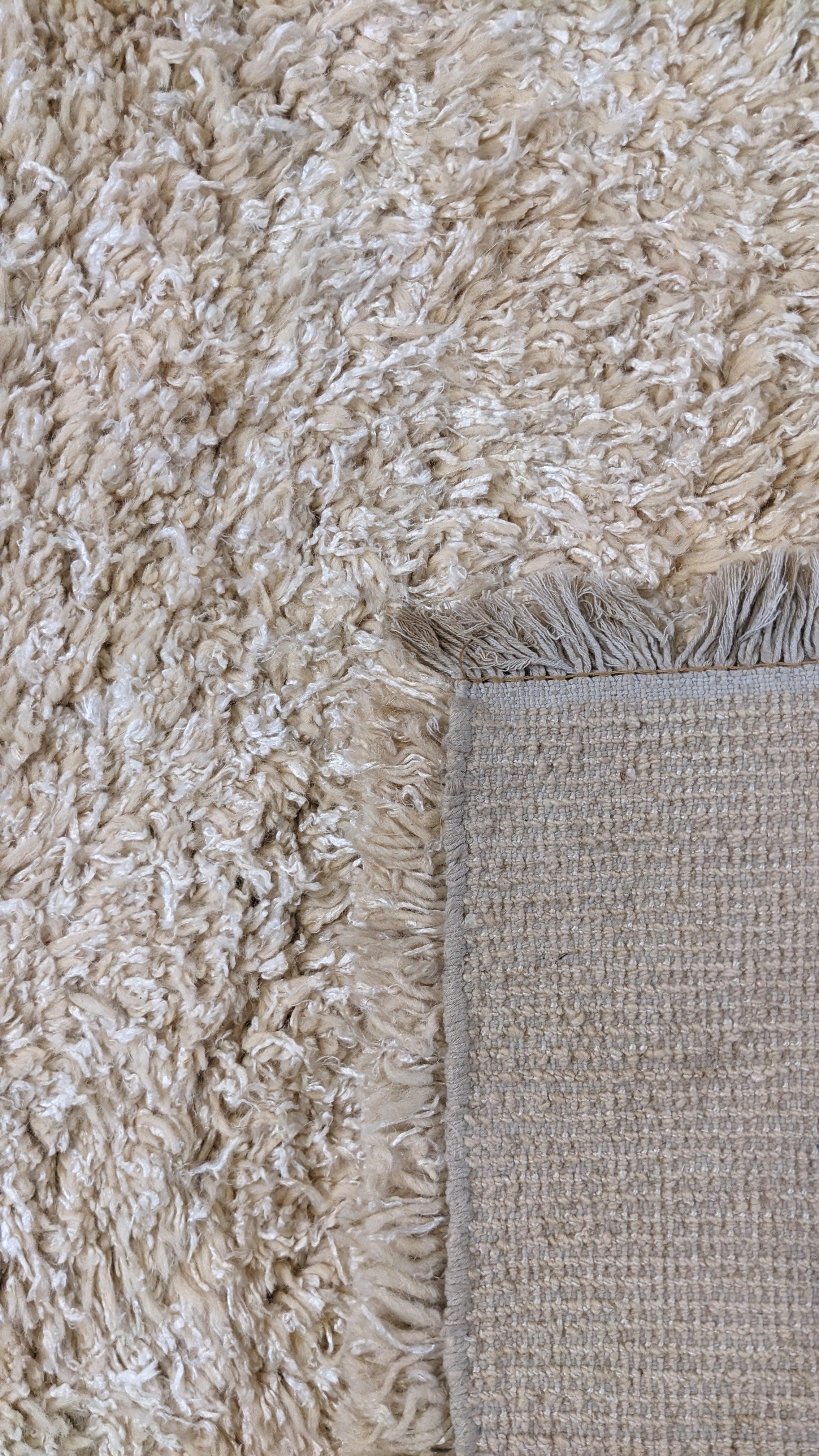 Axiom Shaggy Hand Knotted Rug - 275 x 196 cm