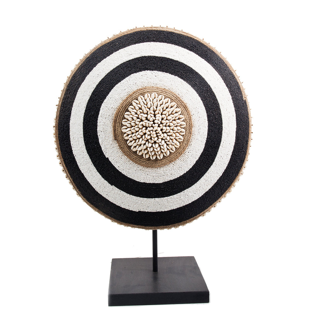 Cameroon Beaded Shield Round M 16B