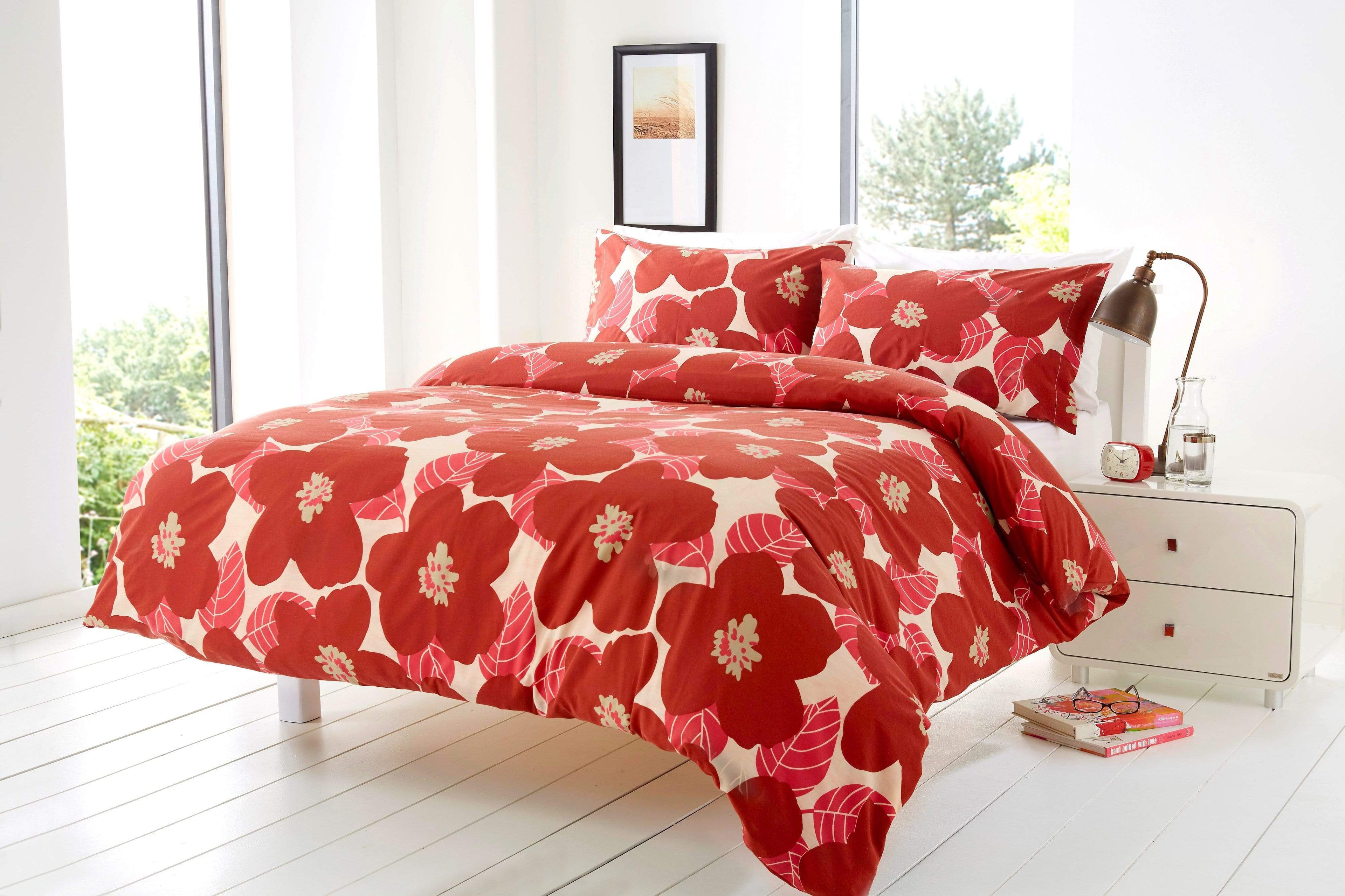 OLIVIA ROCCO Bloomsbury Floral Poppy Cotton Rich King Size Duvet Set With Pillowcases And Quilt Cover In Vibrant Colours - Nest UK