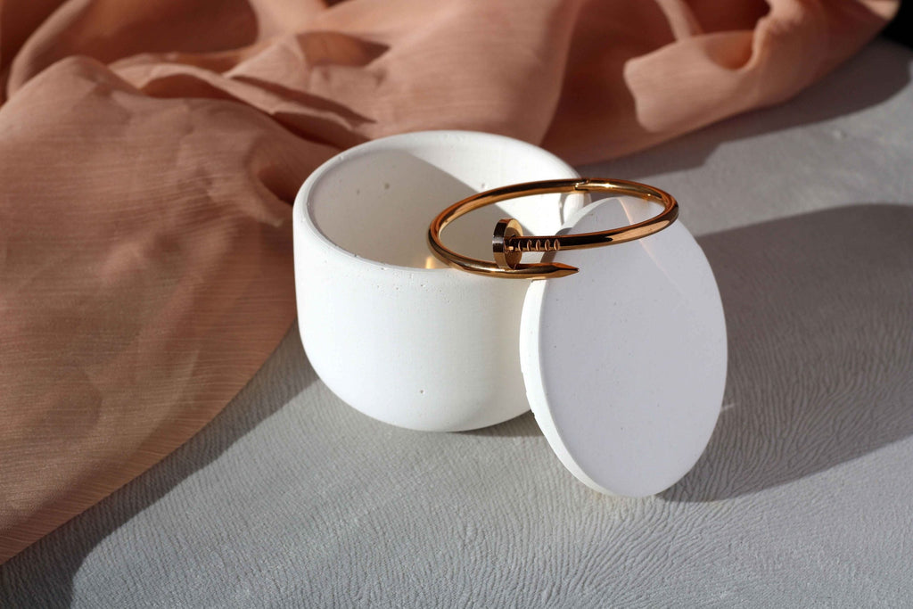 WHITE CONCRETE BIG JEWELLERY HOLDER, WHITE CONCRETE TEALIGHT HOLDER