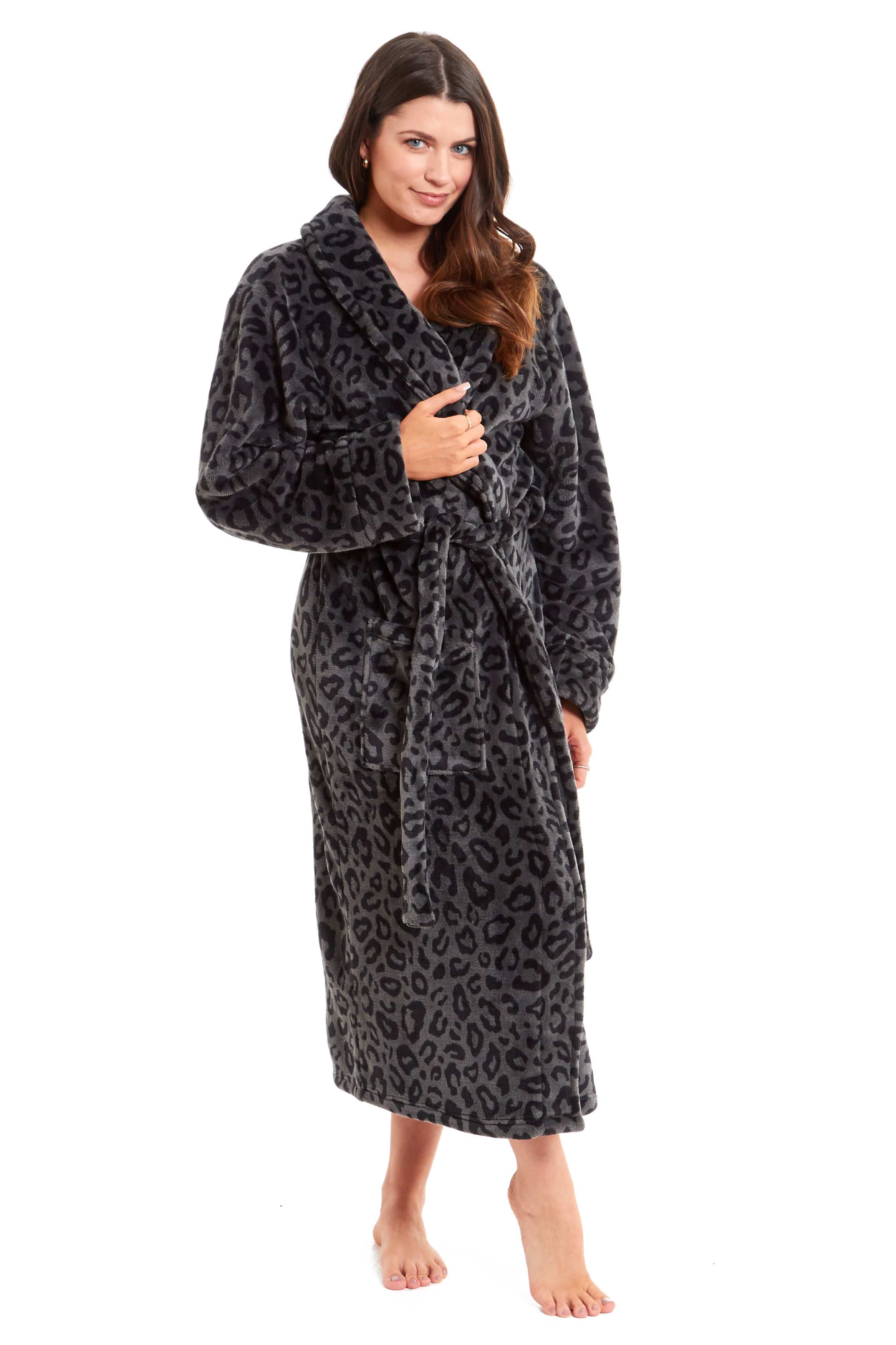 OLIVIA ROCCO Robe Women's Black Leopard Print Plush Fleece Long With Shawl Collar Pockets