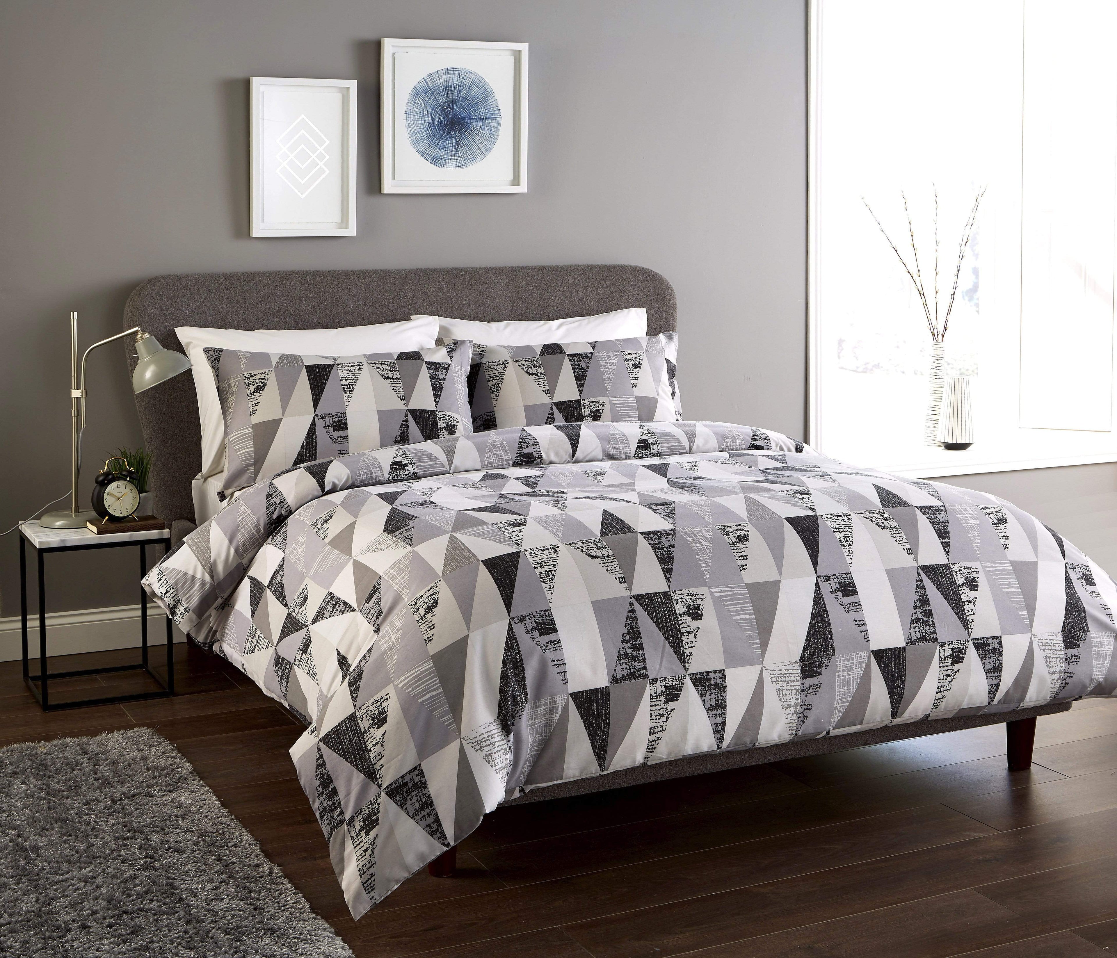 OLIVIA ROCCO Geo Design Cotton Rich Duvet Set Super Soft OEKO TEX Certified Ideal for Bedroom Decor Available in Single Double King Sizes - Nest UK