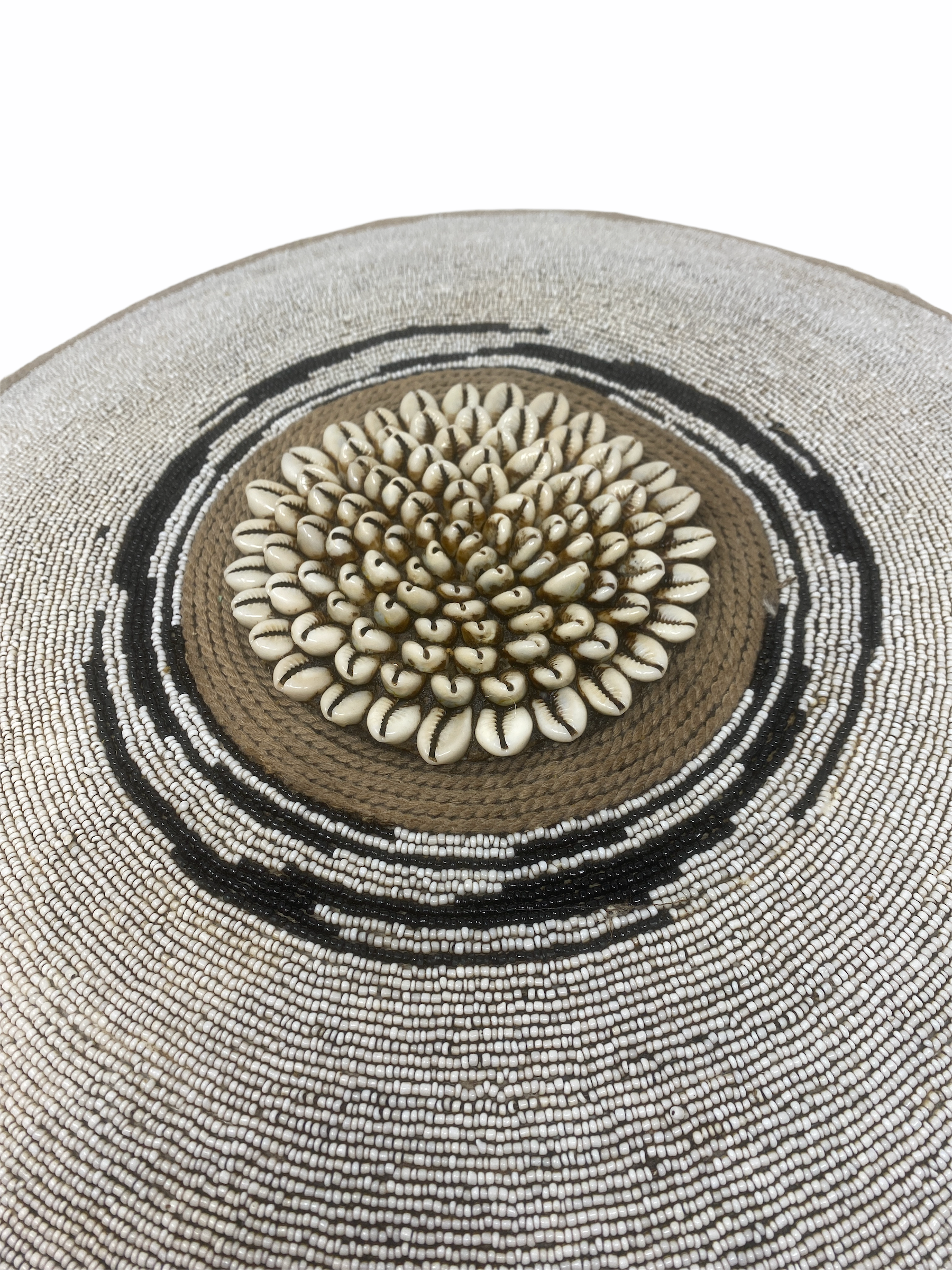Cameroon Beaded Shield - L Black and white