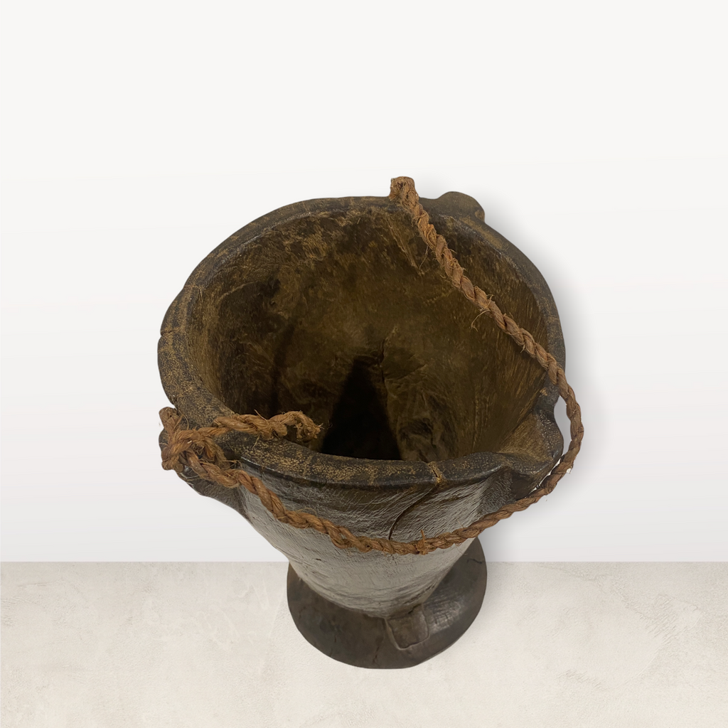 Lozi milk jug - Zambia (174.1)