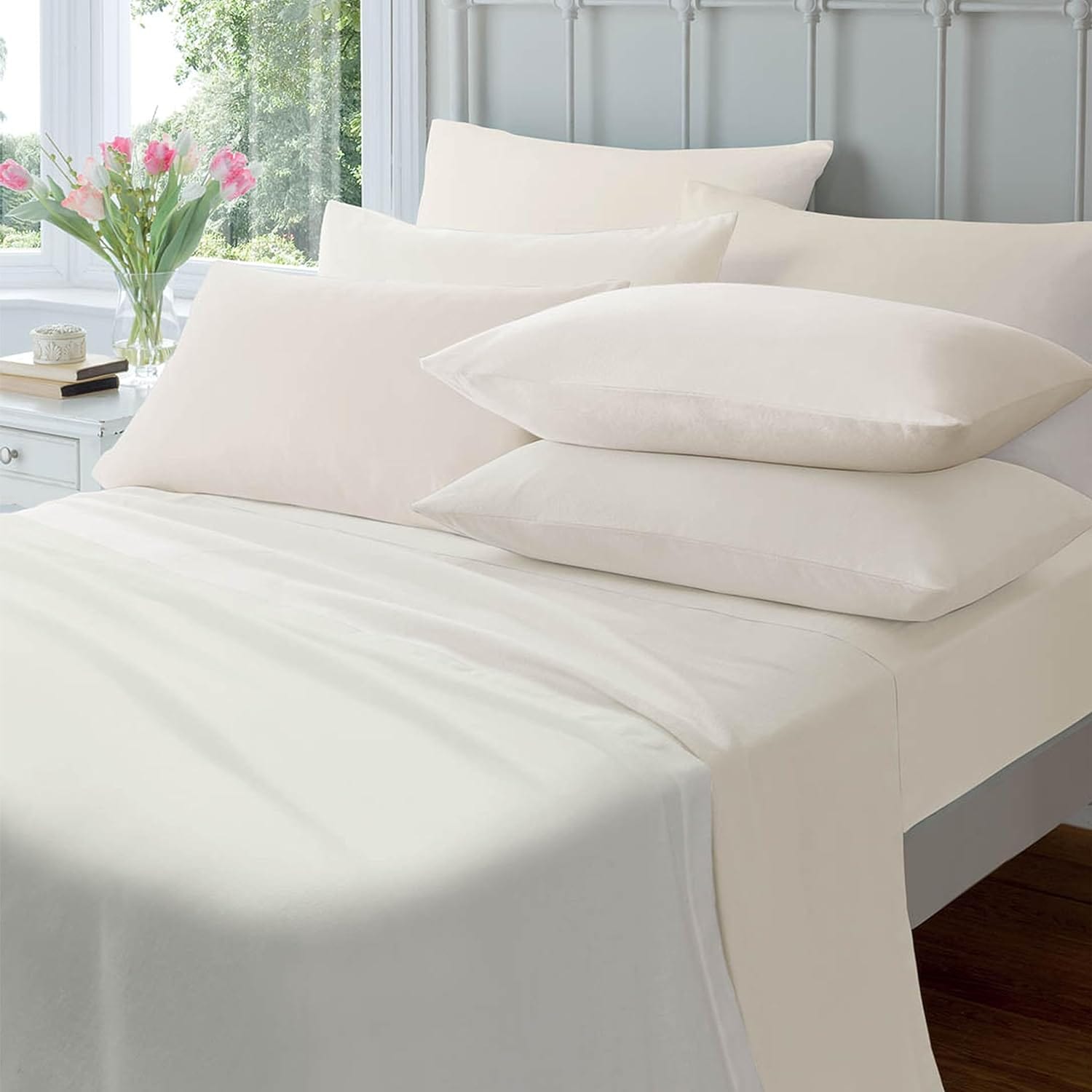 Luxurious Brushed Cotton Easycare Flannelette Fitted Sheets Super Soft Elastic-Fitted Design for Warm Comfortable Sleep Multiple Sizes by OLIVIA ROCCO