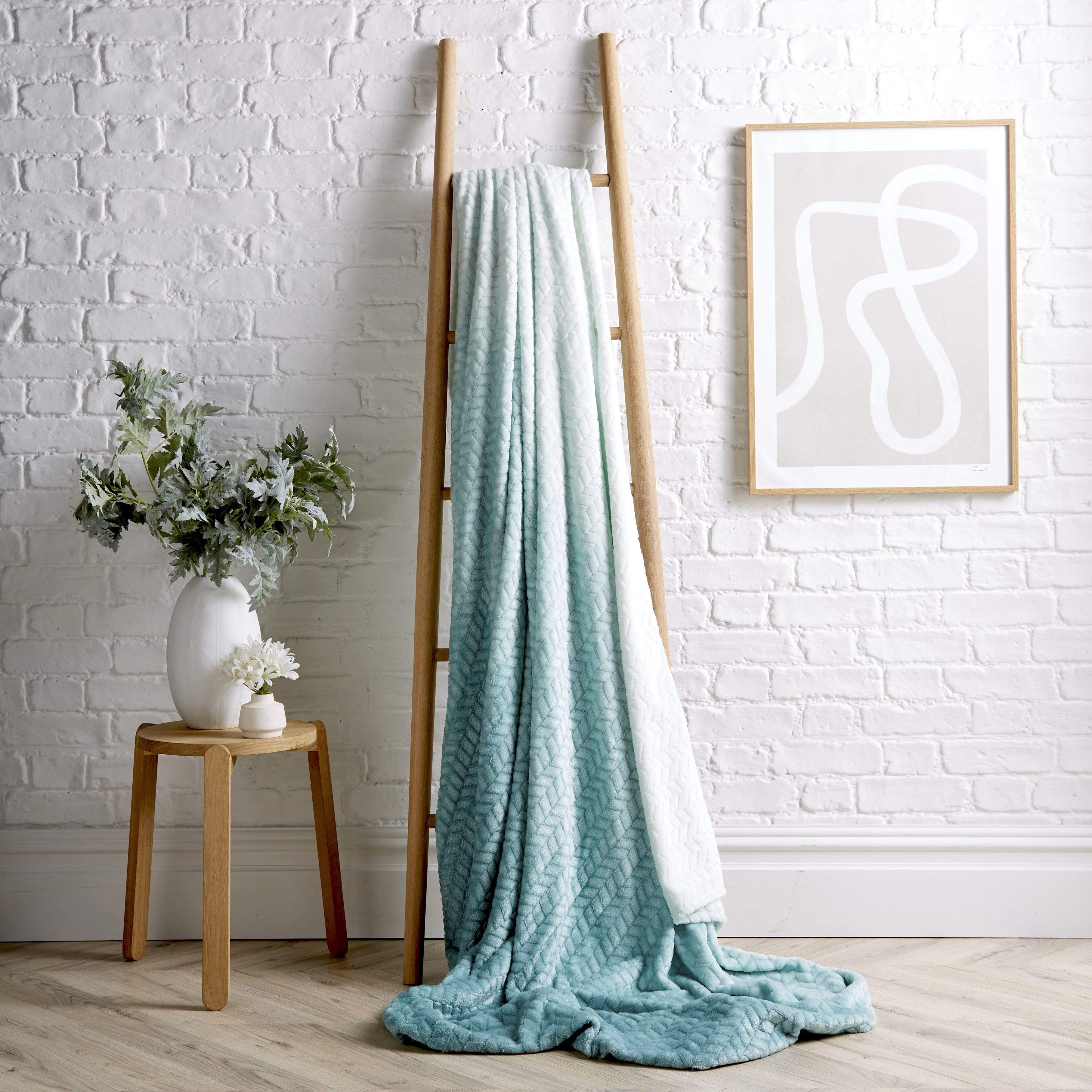 OLIVIA ROCCO Chevron Ombre Throw Blanket Oversized Chunky Soft Fleece for Sofa or Bed