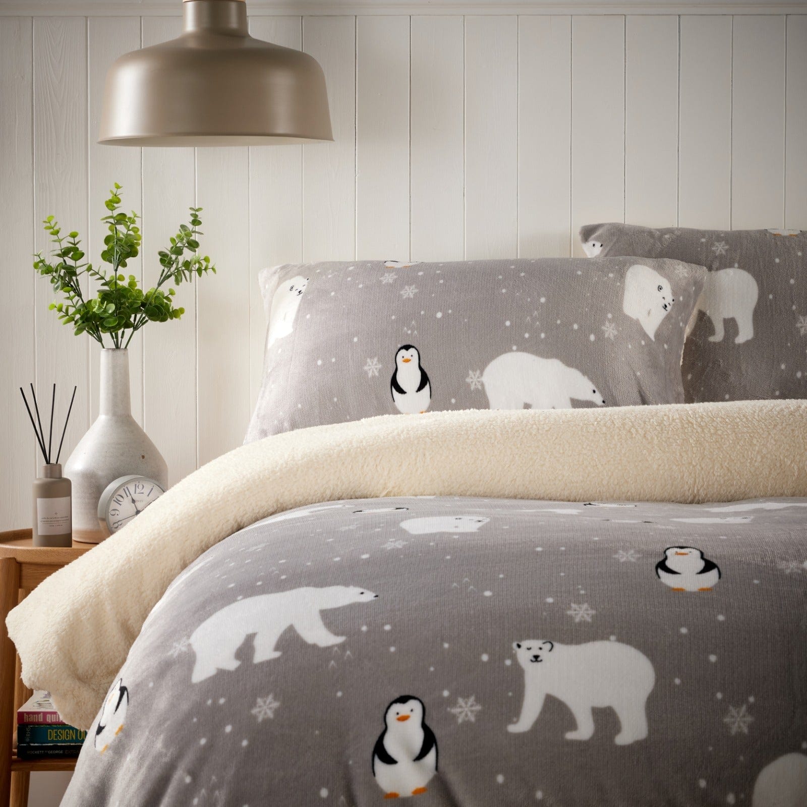 OLIVIA ROCCO Polar Bear And Penguin Teddy Fleece Duvet Set With Reversible Sherpa Fur, Available In Single, Double, King Sizes - Nest UK
