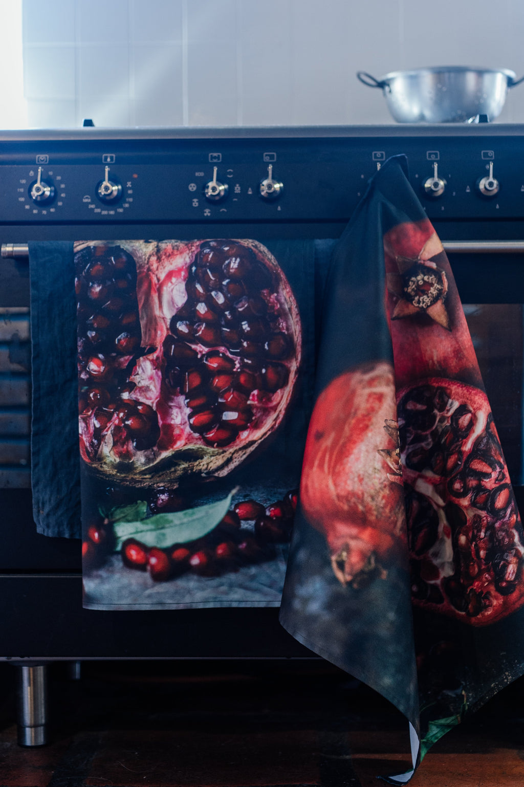 Square Cloth - Pomegranate on Black